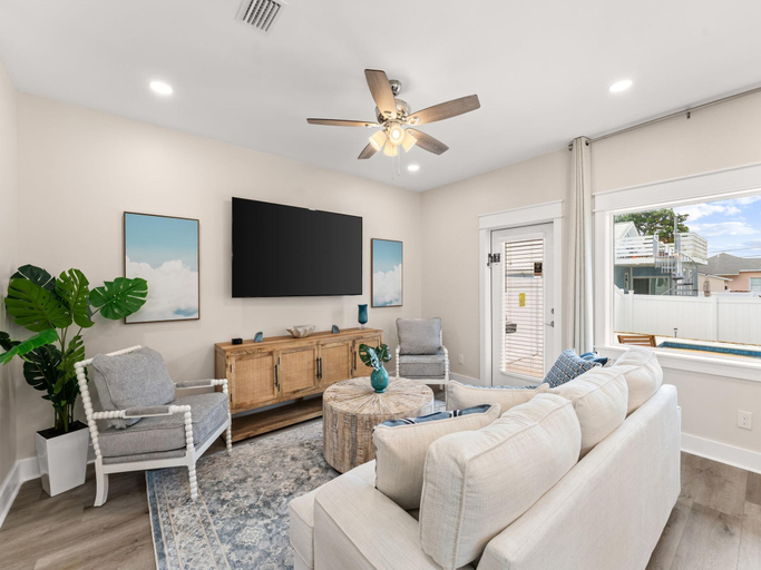 Property amenity 3, Horizon Dreams by Southern Vacation Rentals, Bay