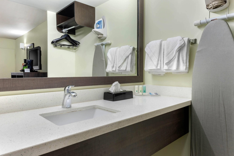 Bathroom 5, Quality Inn University North I-75, Alachua