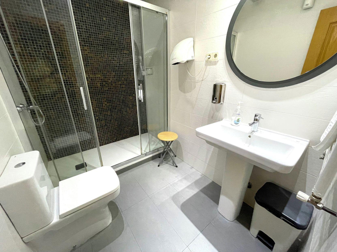 Bathroom 3, Hostal Residencia Fernandez, Madrid