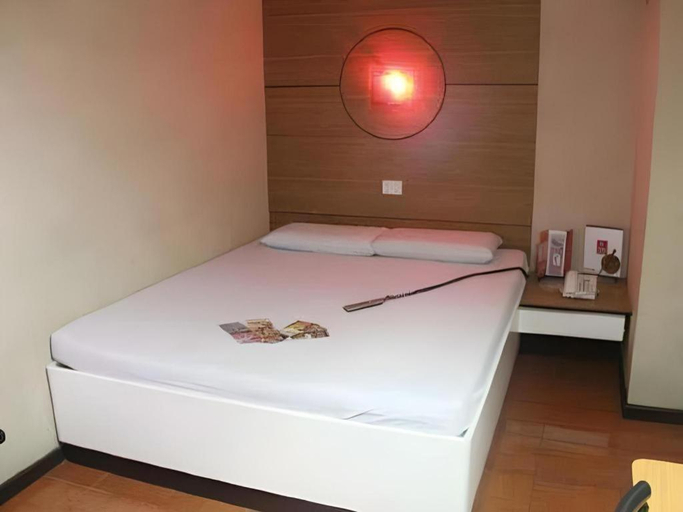 Bedroom 3, Hotel Sogo Tarlac, Tarlac City