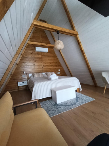 Bedroom, Mareva House A Frame Chalet, Pausesti-maglasi