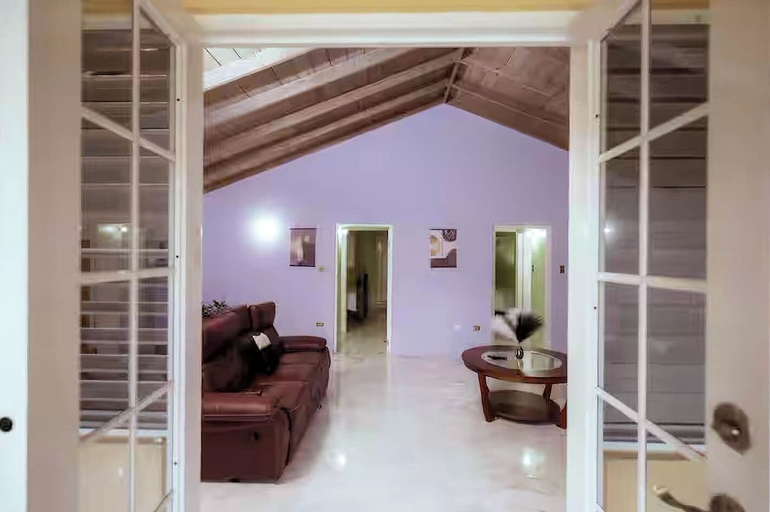 Interior 2, Paradise Oasis