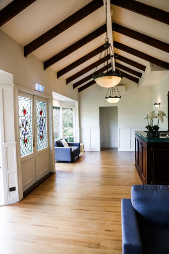 Others 5, Elizabethan Lodge, Melbourne