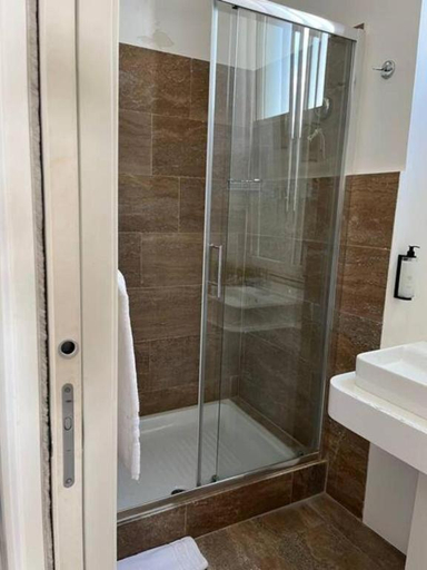 Bathroom 3, Michelangelo Suite Roma Termini, Rome