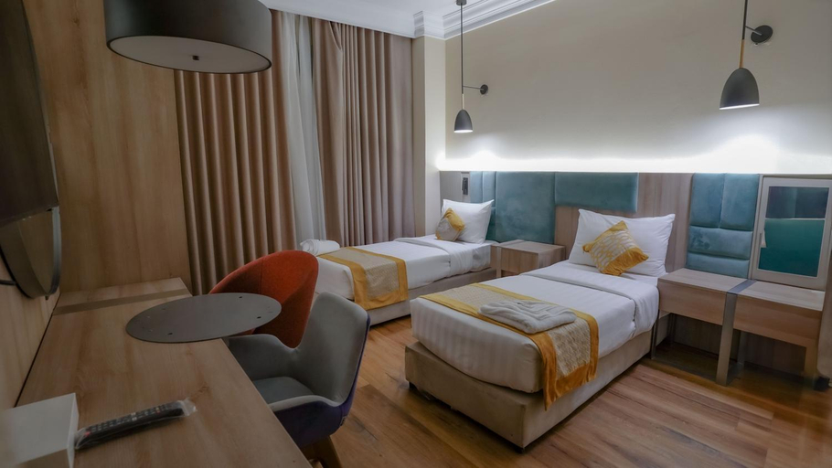 Bedroom 2, Roaya Alandalus Elite Hotel, Al Madinah Al Munawwarah