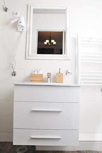 Bathroom 4, Antique Hostel, Municipiul Bucuresti