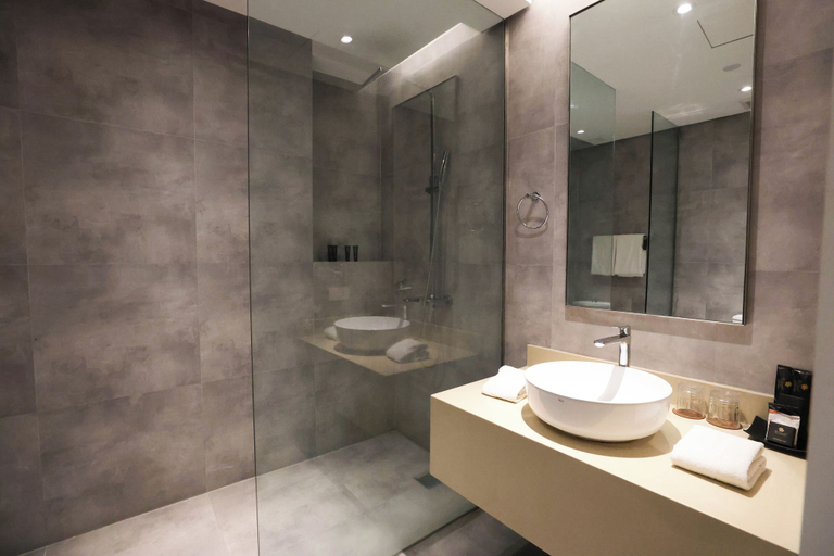 Bathroom 5, The Oriental Legazpi, Legazpi City
