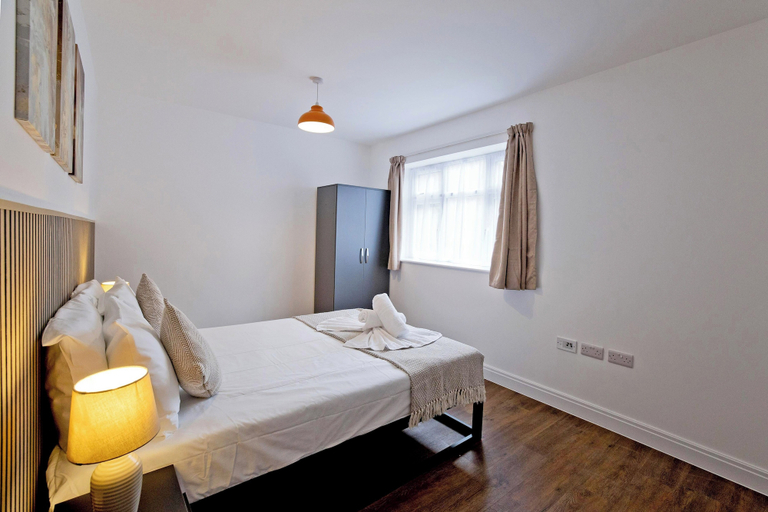 Room 5, Imperial Woodberry Grove Apartments, London