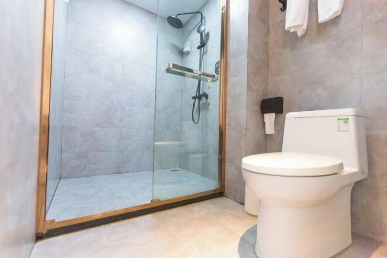 Bathroom 2, Yishi Flower House, Guilin