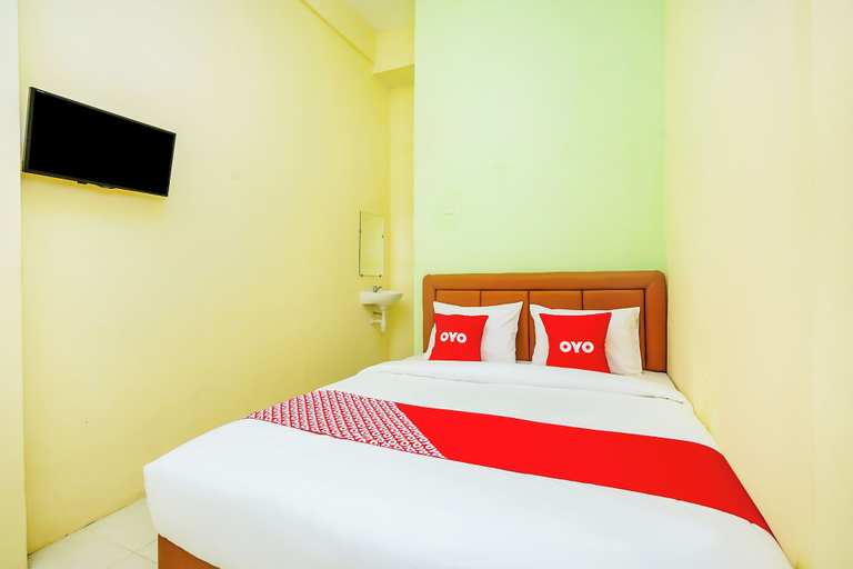 Room 4, Hotel O Banuwa Family Residence, Surabaya