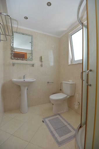 Bathroom 5, Perla Marina Hotel, South Aegean