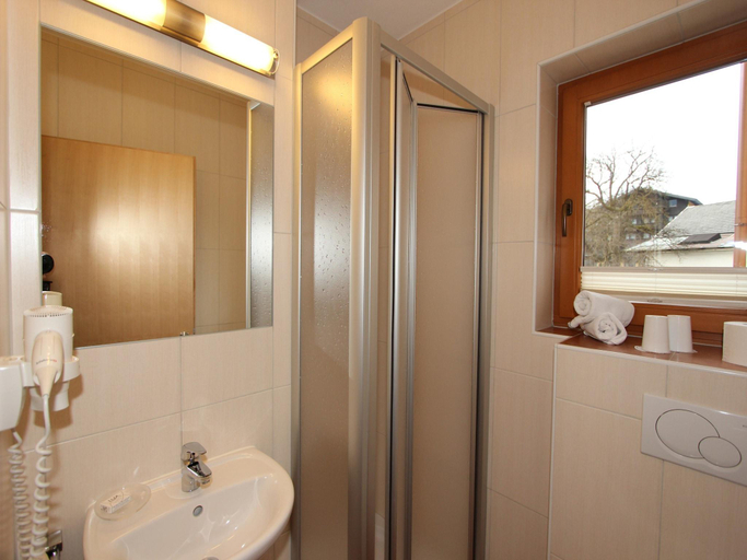 Bathroom 3, Apartment Uderns near Hochzillertal Ski Lift, Schwaz