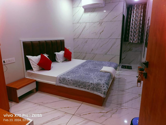 Bedroom, HOTEL JANTA INn, Valsad