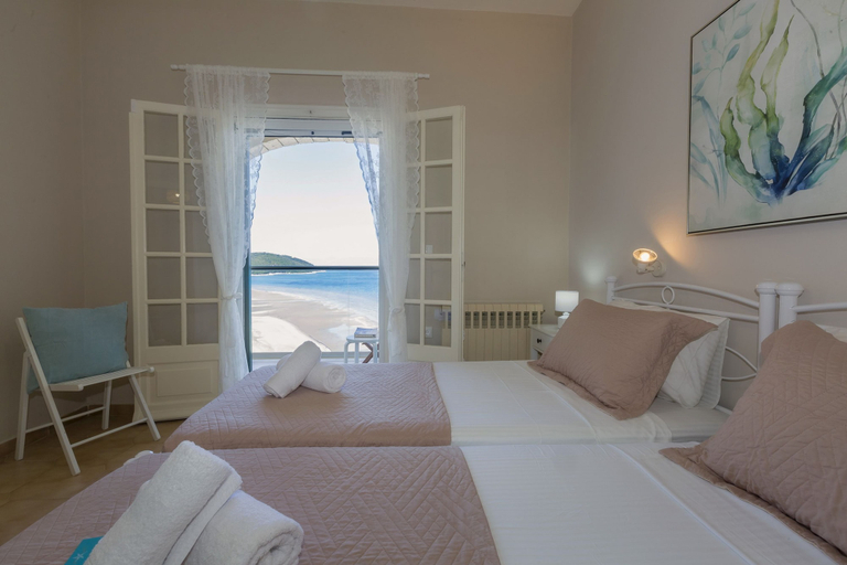 Room 5, Alisachni Apartments, Ionian Islands