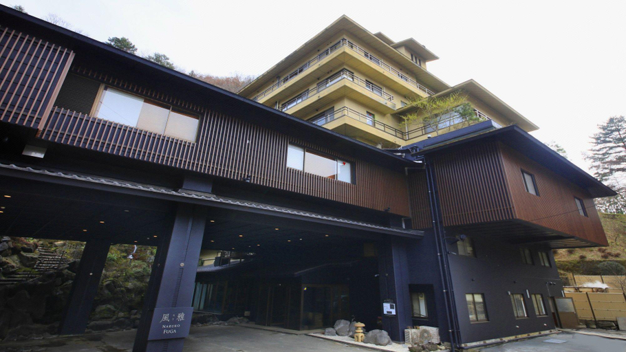 Exterior & Views