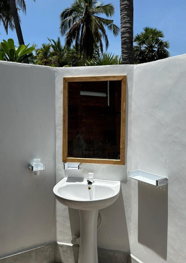 Bathroom, Valampuri Kite Resort, Kalpitiya