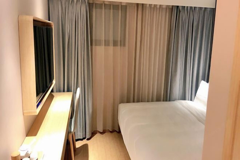 Bedroom 3, JI Hotel (Shanghai Xuhui Yueyang Road), Shanghai