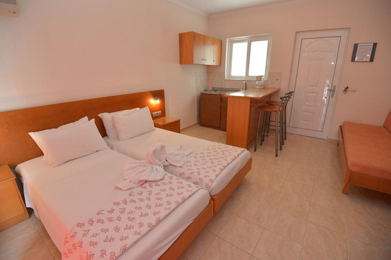 Bedroom 3, Perla Marina Hotel, South Aegean