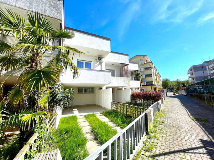 Exterior & Views 1, Stylish Villa in Caorle Near Beach, Venezia