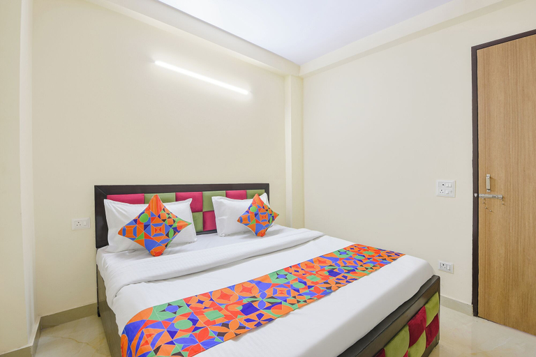 Room 5, Fabhotel Glass Castle, Delhi
