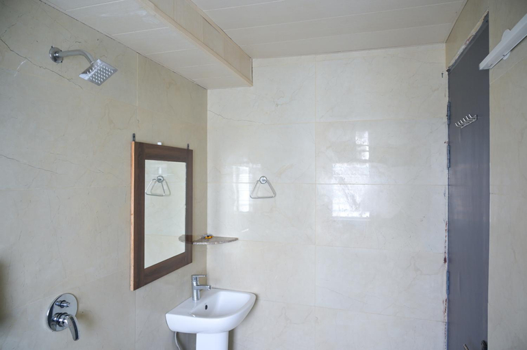 Bathroom 4, Raj Residency Hotel, Gurgaon