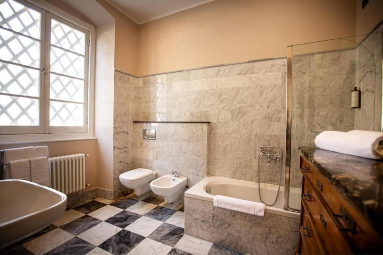 Bathroom 2, Castello Canevaro, Genova