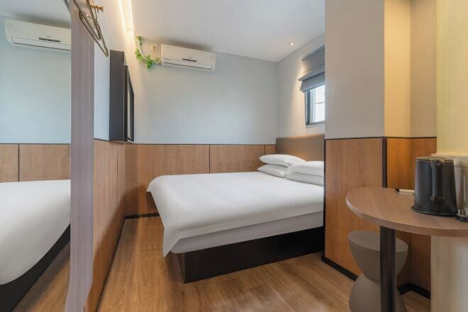 Bedroom 3, 100 Inn, Shanghai