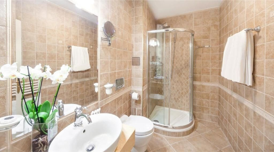 Bathroom 5, Hotel General, Praha 5