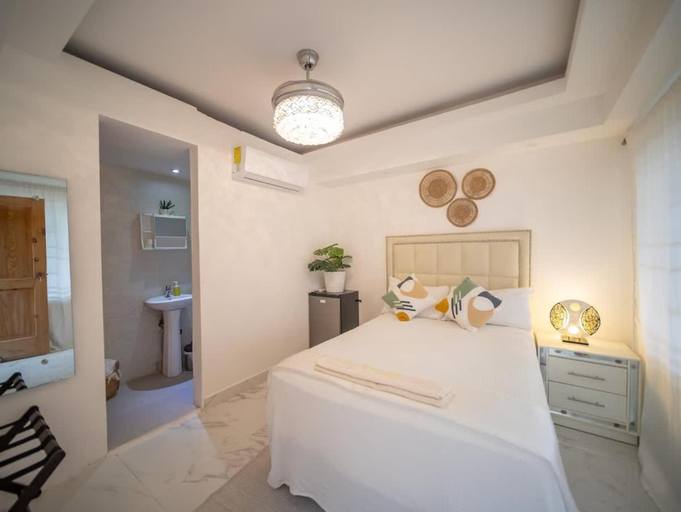 3, Room in Sosua center with Outdoor Jacuzzi, Sosua