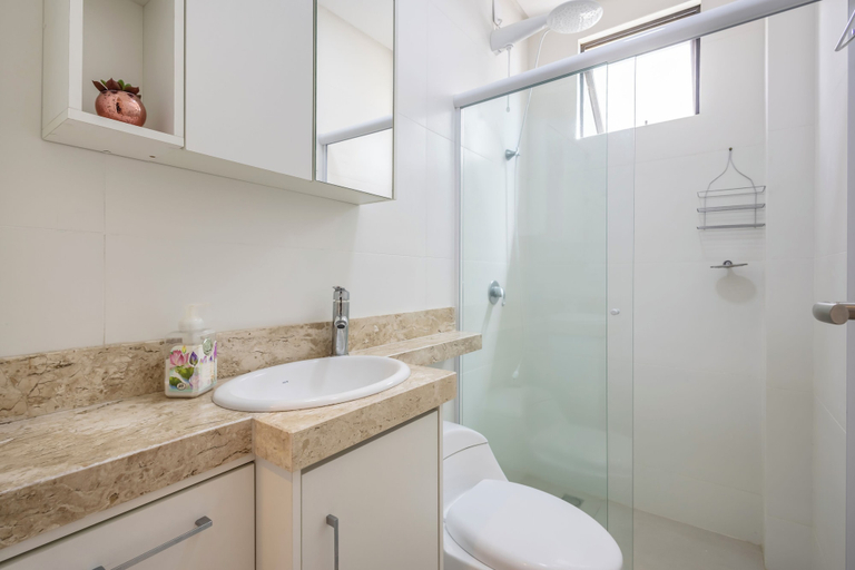 Bathroom 4, Feel the sea Breeze in This Condominium 220m From the Beach - Ibhs, Barra Velha