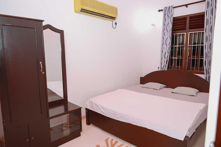 Bedroom 2, Peacock Hill Villa, Mathugama