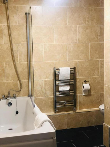 Bathroom 2, Hardwick Arms Hotel, Durham