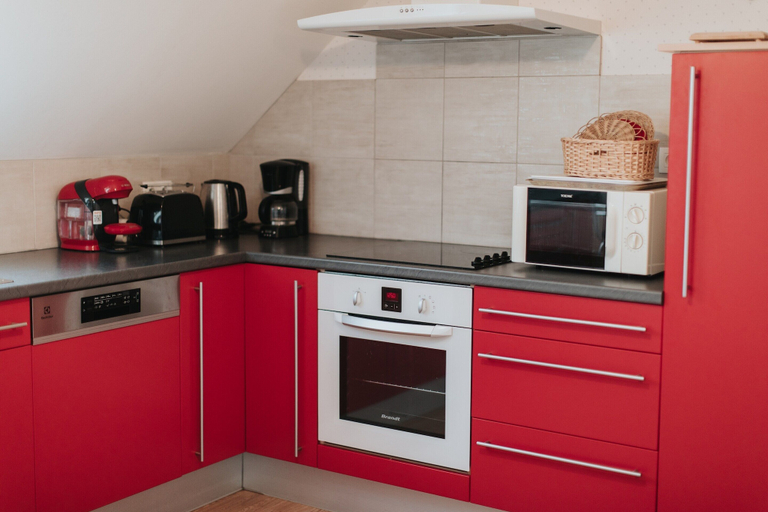 Private kitchen 5, Duplex Apartment With Terrace and sea View, Finistère