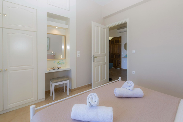 Room 1, Alisachni Apartments, Ionian Islands