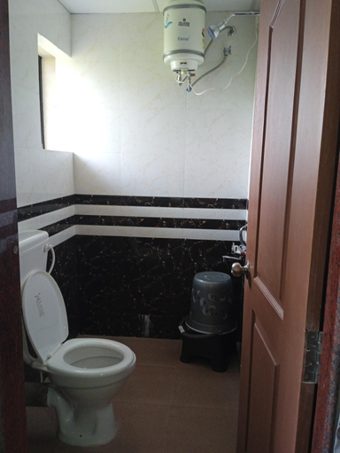 Bathroom, Hotel Sai Advika, North Goa