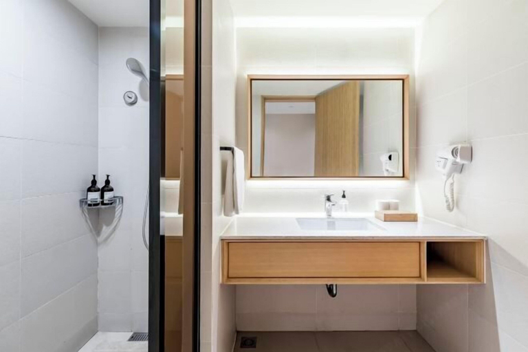 Bathroom 5, JI Hotel (Nanjing Xinjiekou Central Mall), Nanjing