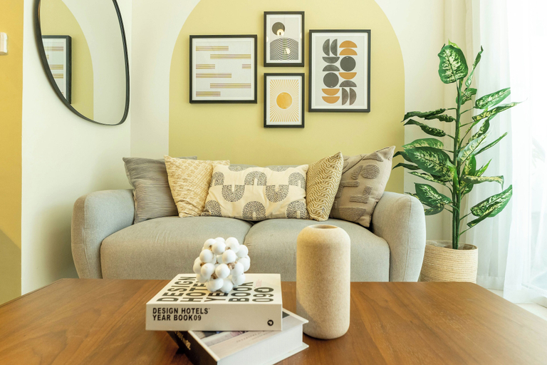 Living room 4, Elegant Reva 1BR - Pool & Gym, Dubai