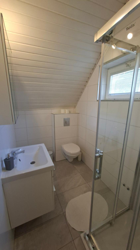 Bathroom 2, Villa Gabriella, Siófok