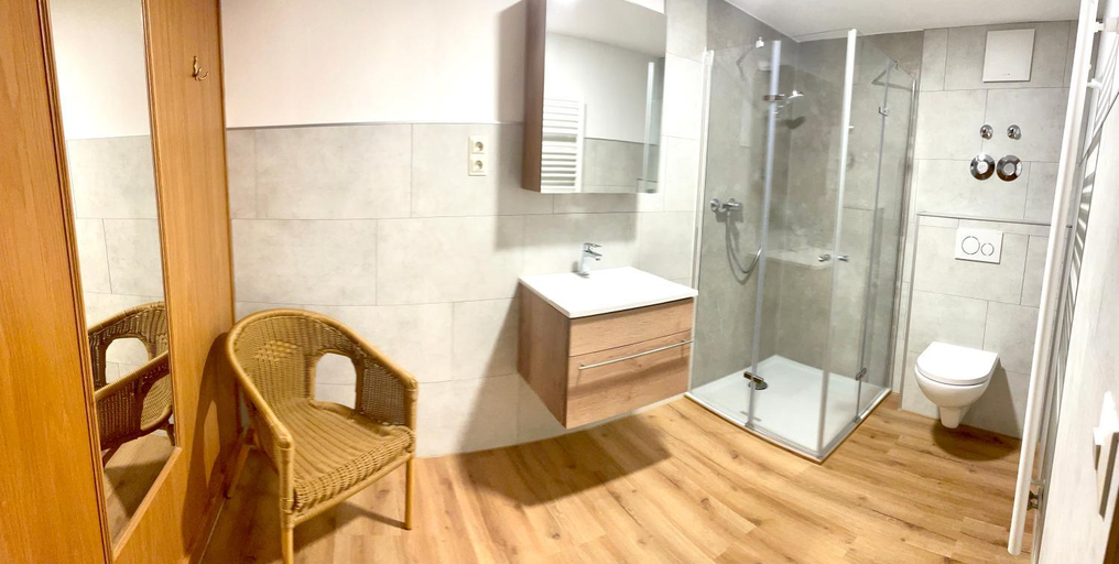 Bathroom 5, Haus Zellerwirt, Traunstein