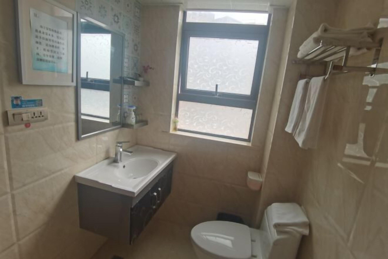 Bathroom 3, Nanting Sea Home Stay No. 19, Wenzhou