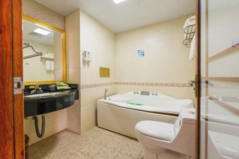 Bathroom 4, Lijiang Hotel, Dongguan