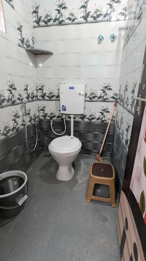 Bathroom 4, Nandish Guest House, Uttara Kannada