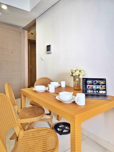 In-room dining, Allure By SanLiving - 2BR - HubLife Mall, Jakarta Barat