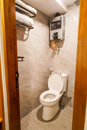 Bathroom 5, DJayati Loft Stay, Bantul