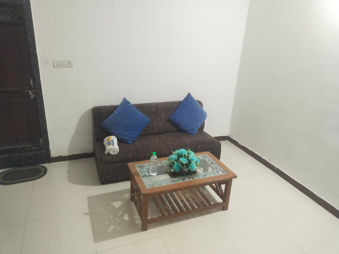 Others 3, White house, Mandsaur