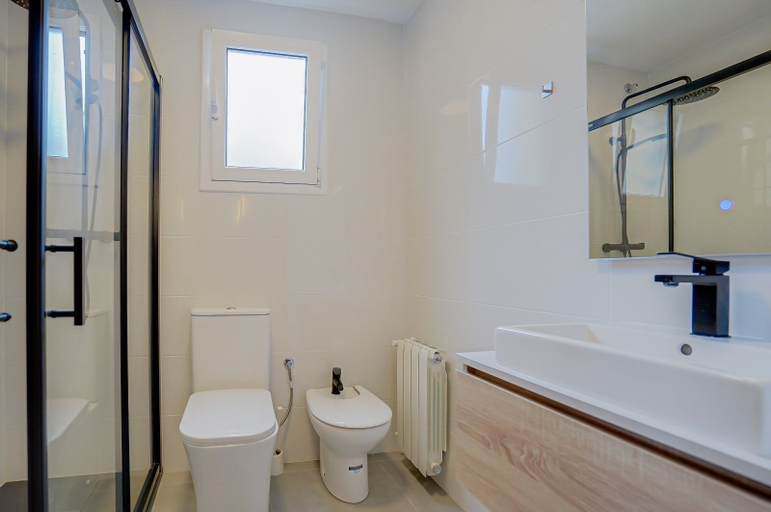 Bathroom 3, Molí de Mar, Girona