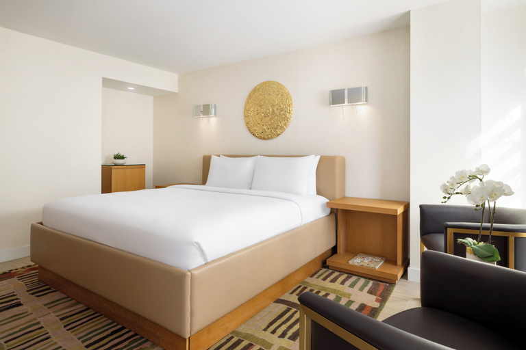 Room 4, Collins Court South Beach, Miami-Dade