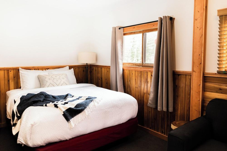 Bedroom 2, Pocahontas Cabins, Division No. 15