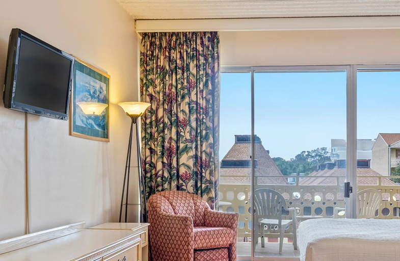 Television, St. John's Inn, Horry