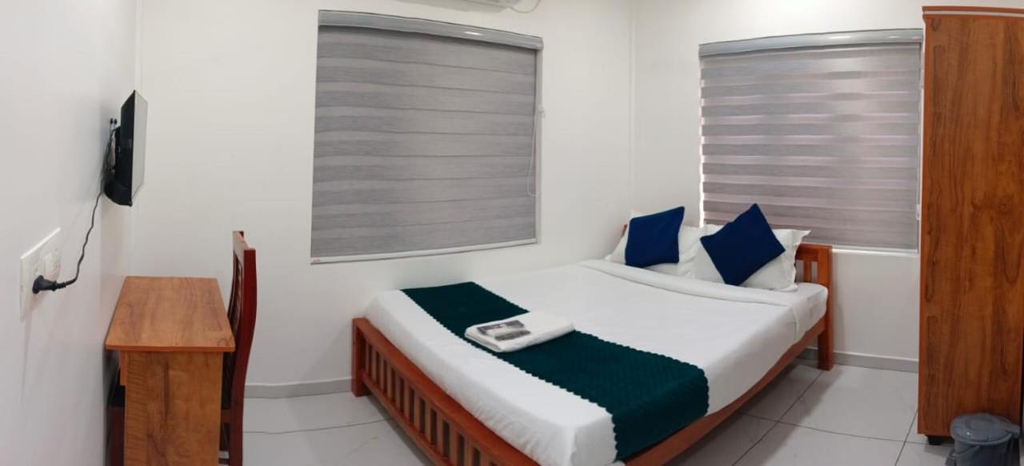 4, FORA INN, Ernakulam